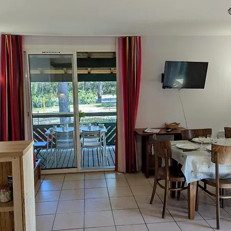 Apartment For 5 With Terrasse Near The Ocean Appartement
